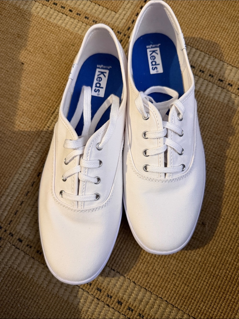 NIB Keds White Canvas Lace-Up Sneakers with Blue Insole